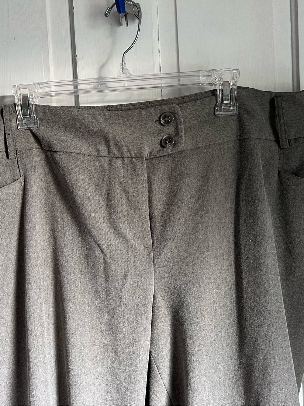 Rafaella Women’s Gray Dress Pants with Double Button Waist. size 22w